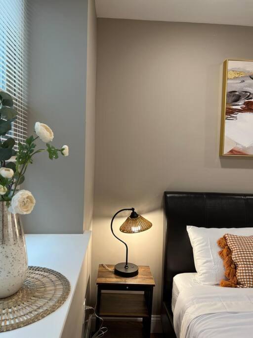 405 Spacious And Superior 1bdr In Center